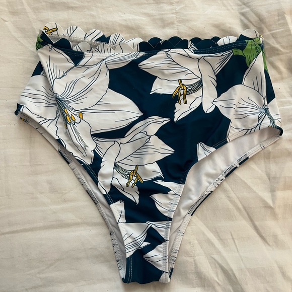 Mustard, white and green flower two piece swimsuit. Size L . From cup she - Picture 5 of 16
